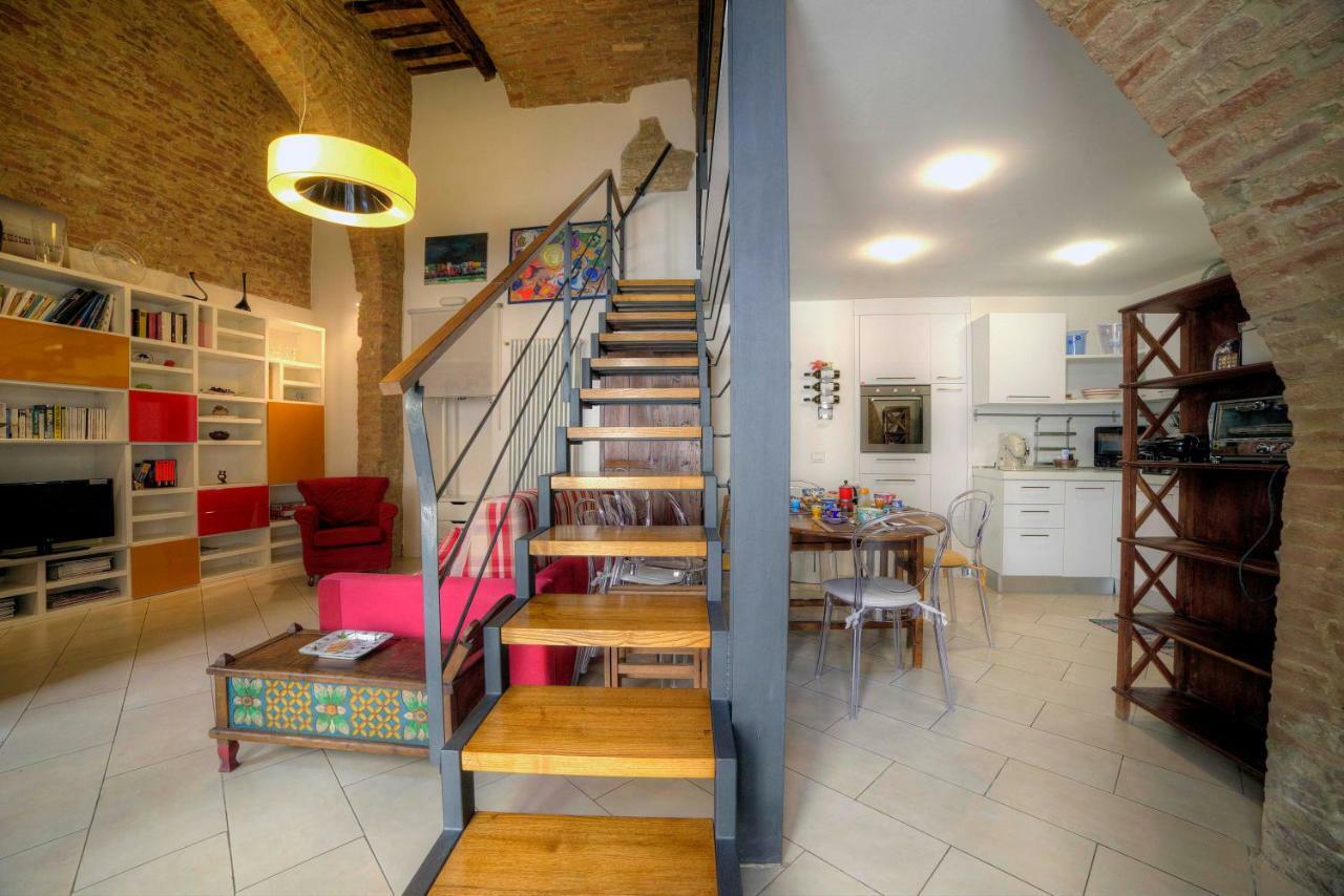Stilnuovo Charming Apartment In Siena'S Historic Center, Very Close To Piazza Del Campo Kültér fotó